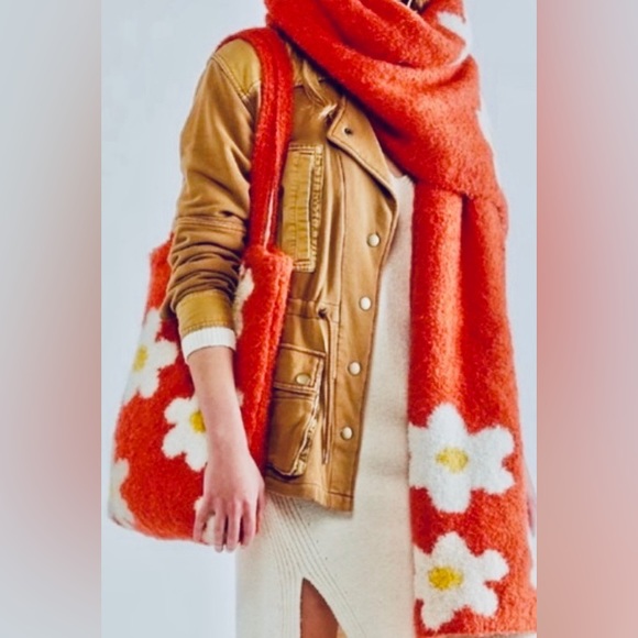Free People Handbags - $69 Free People NWT Lined Tote Bag Matching Scarf Colorful Flower Beautiful Gift